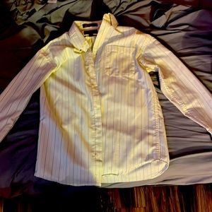 This t- shirt is a wrinkle resistant t-shirt made by OXFORD